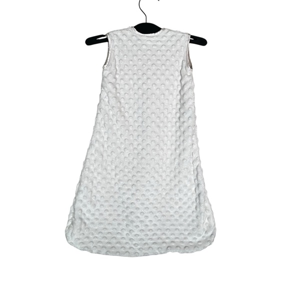 HALO SLEEPSACK Sleeveless Baby Wearable Blanket with Plush Soothing Dots - Picture 2 of 9